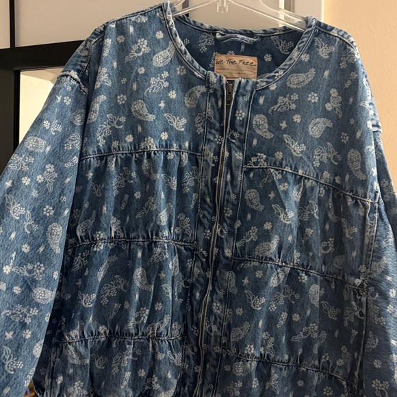 We The Free Layla Printed Denim Jacket Blue Fog Size Large EUC Final Price Drop! - Picture 6 of 6